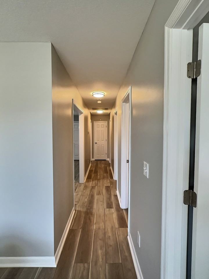 1505 East 50th Street #1 - Photo 4 of 12