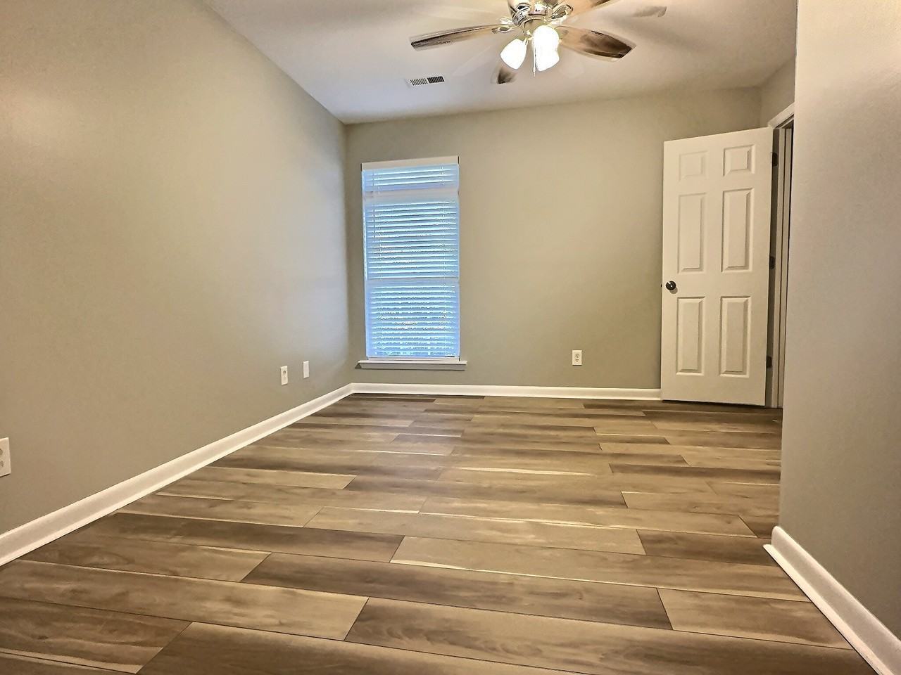 1505 East 50th Street #1 - Photo 6 of 12