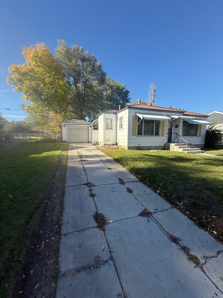 222 West Cedar Street - Photo 3 of 18