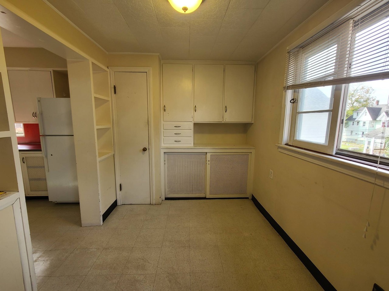 89 Willow Street #2 - Photo 3 of 8