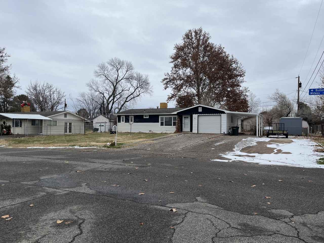 662 Budlong St #1 - Photo 2 of 22