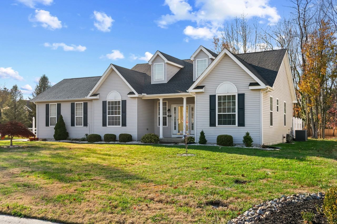 49 Humphreys Drive #1 - Photo 3 of 28