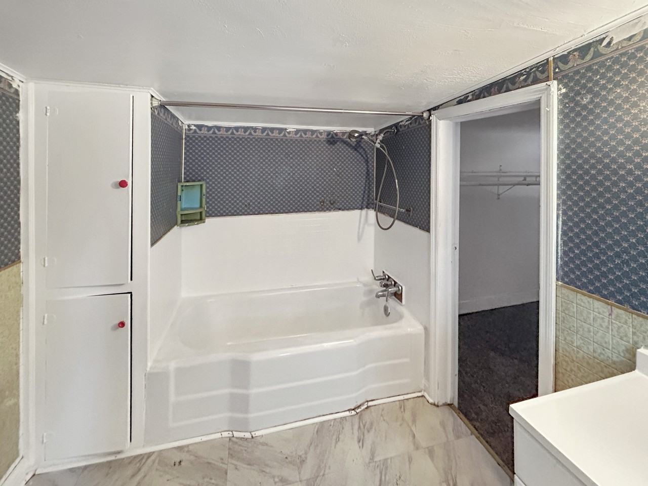 631 Washington Avenue #631 - Photo 3 of 20