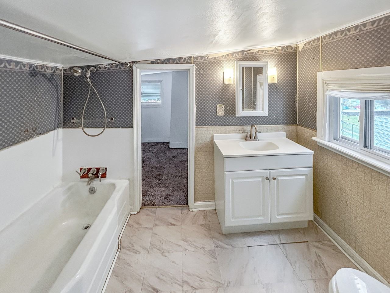 631 Washington Avenue #631 - Photo 5 of 20