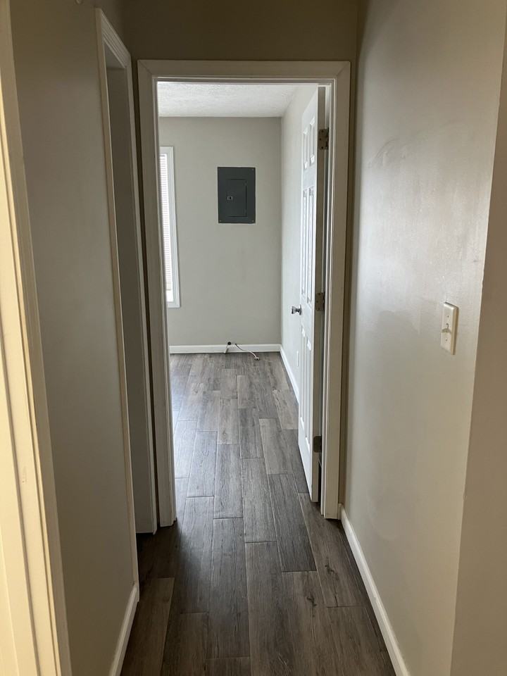 909 Elm St #909 - Photo 4 of 4