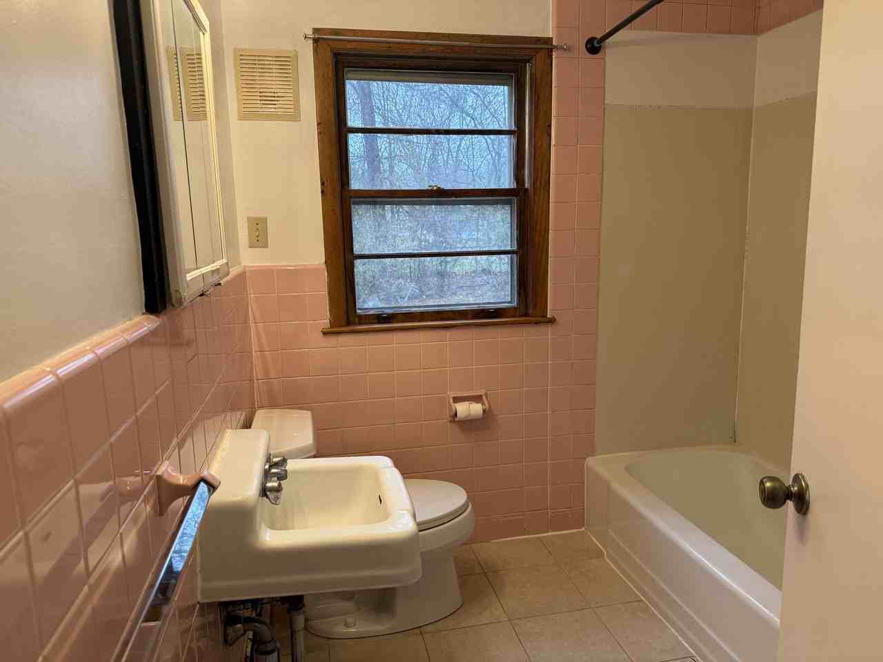 63 Vera St #1 - Photo 6 of 16