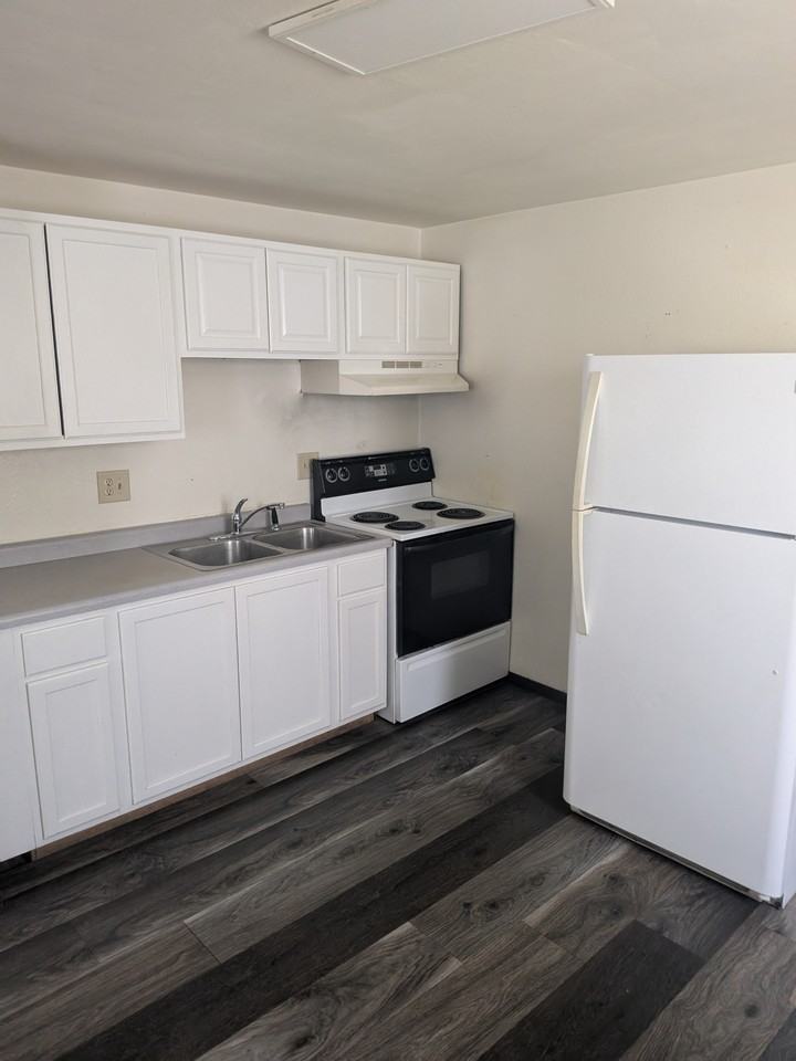 2075 Imperial Lane #B - Photo 2 of 13