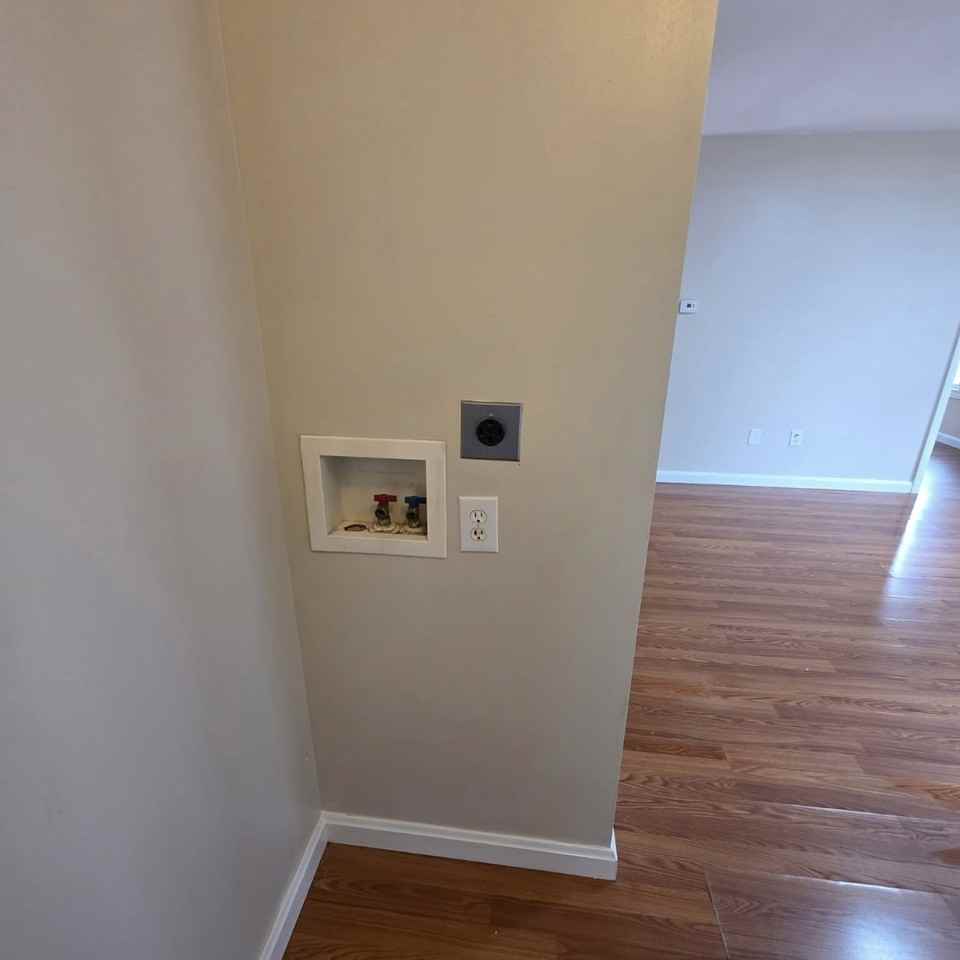 1119 West 8th Street #2ndFL - Photo 5 of 12