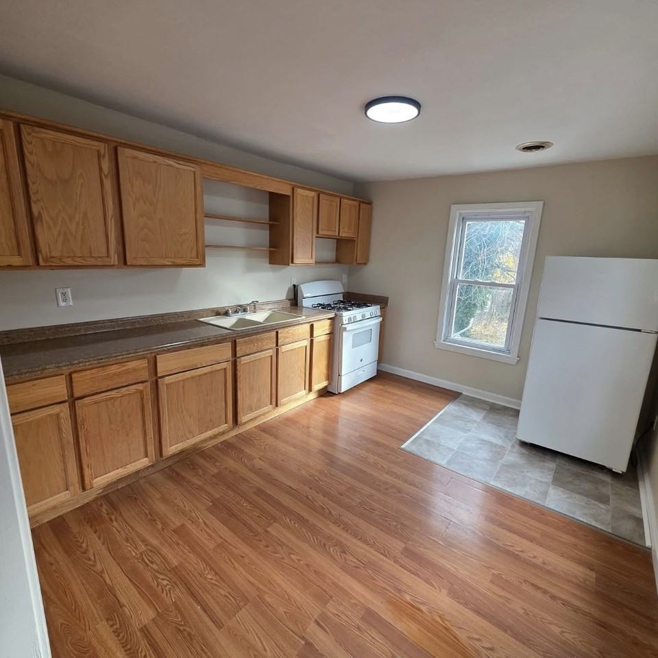 1119 West 8th Street #2ndFL - Photo 7 of 12