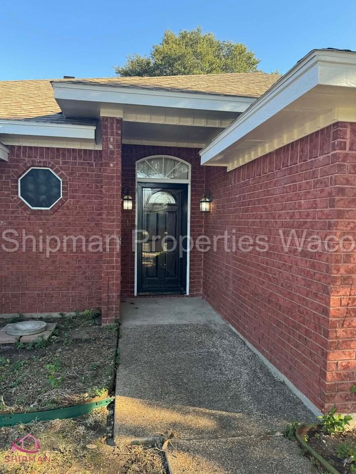 848 Eagles Nest Dr #1 - Photo 3 of 24