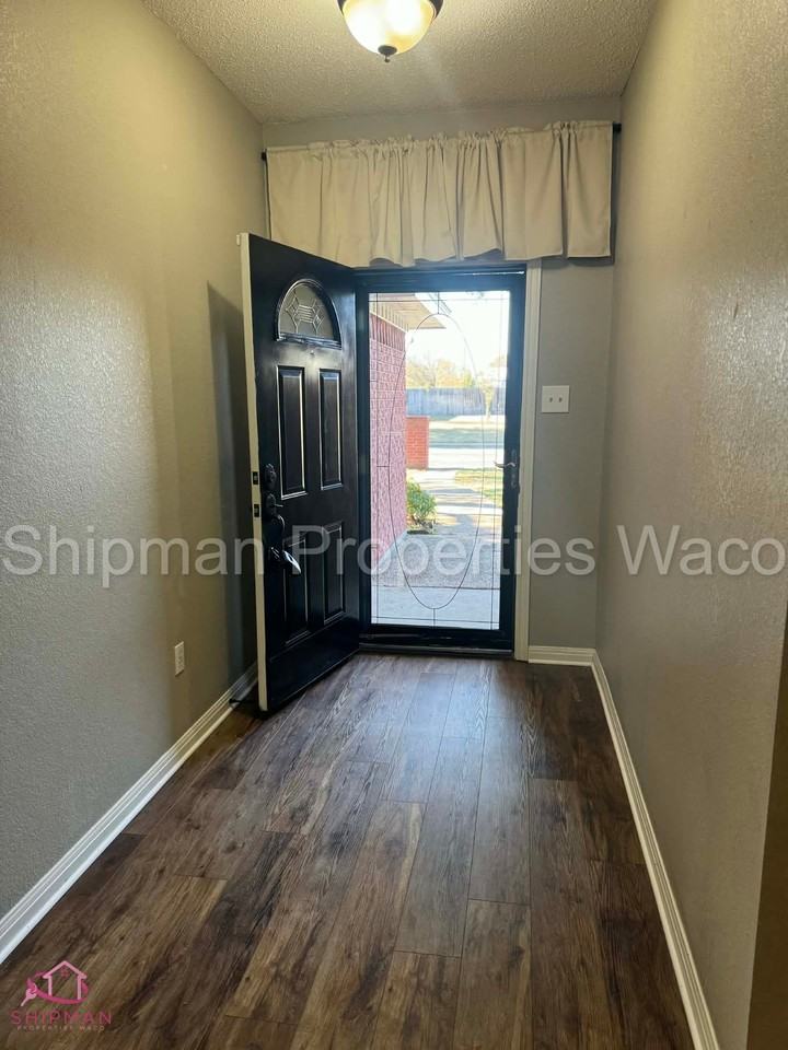 848 Eagles Nest Dr #1 - Photo 4 of 24