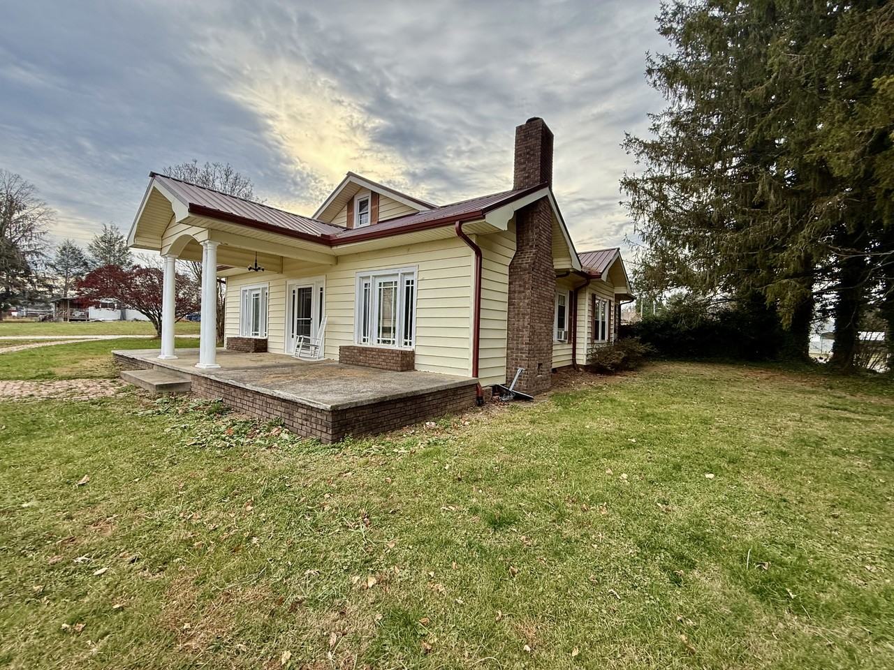 2703 Old Spartanburg Rd #1 - Photo 3 of 21