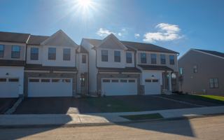 featured image of 355 Aspen Way #1