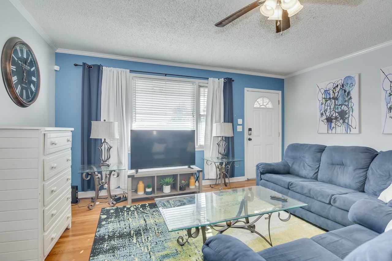 1127 Magnolia Dr #1 - Photo 3 of 23