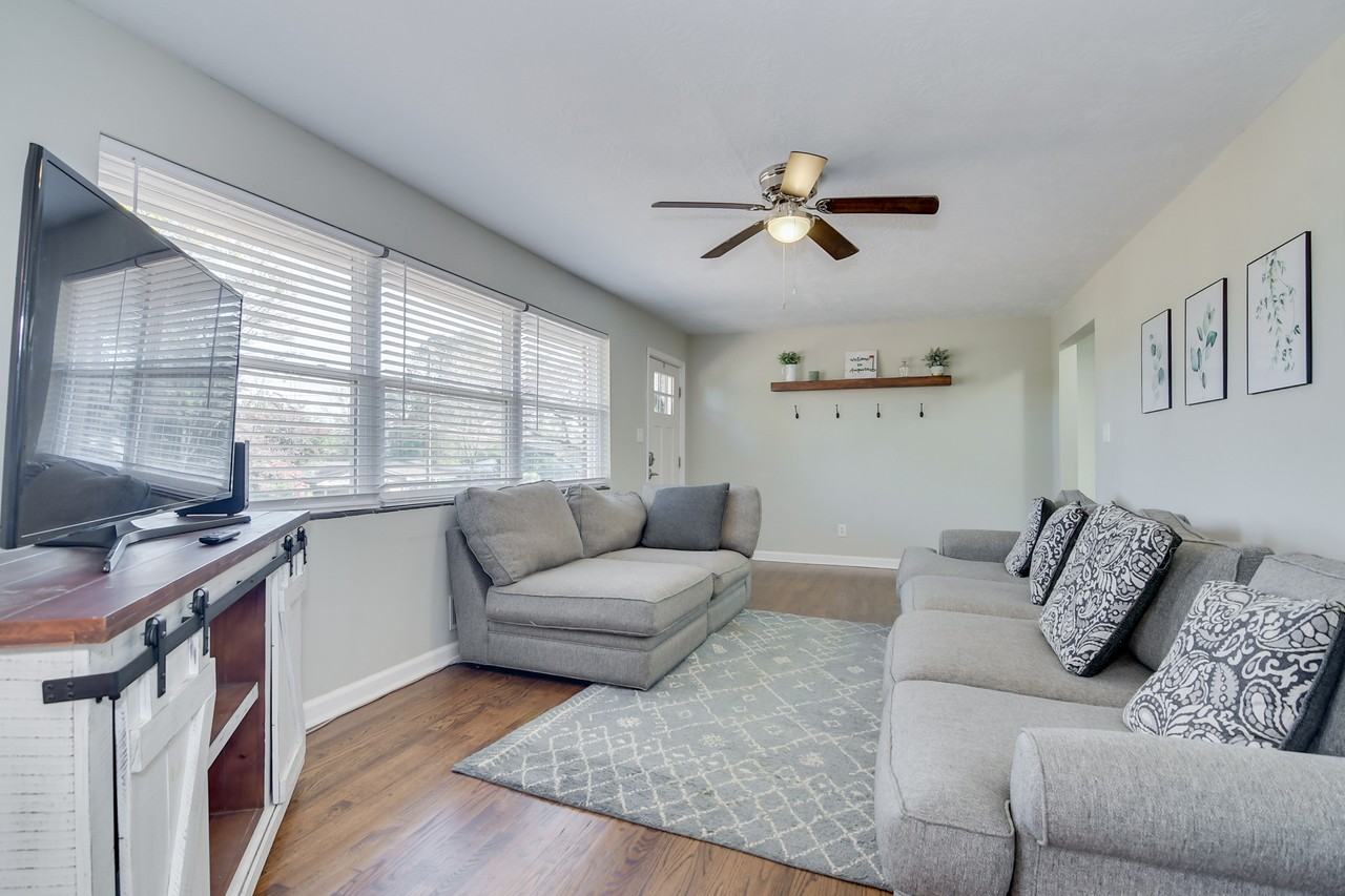 2426 Brentwood Place #1 - Photo 4 of 45