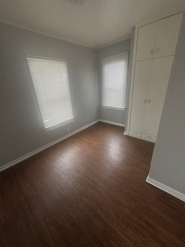 620 W 6th St #620 - Photo 5 of 13