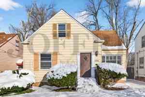 featured image of 19719 Sunset Dr #1