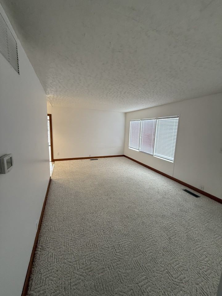 1718 Syracuse Drive #1 - Photo 5 of 12