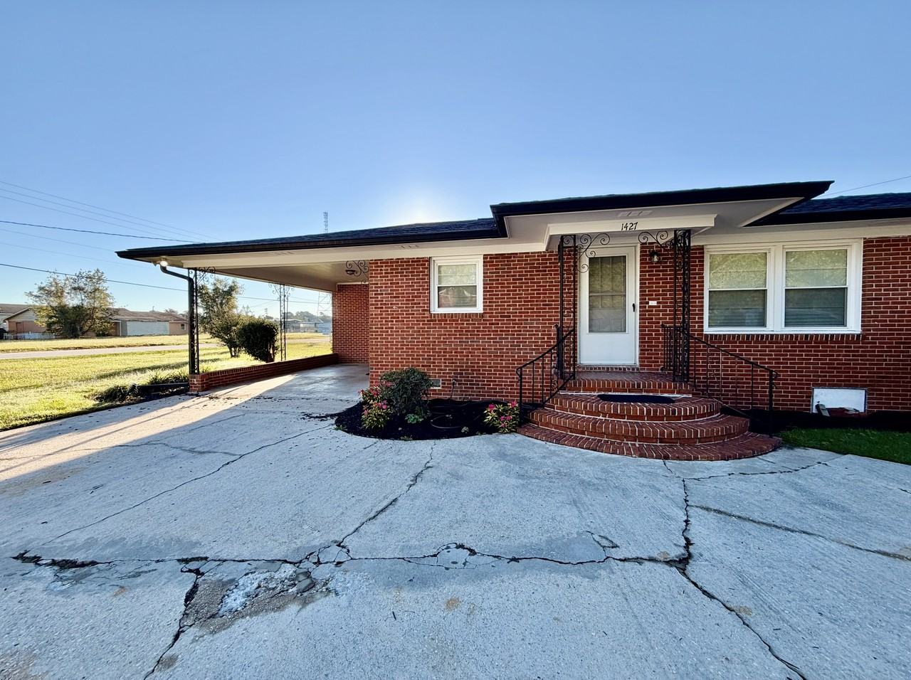 1427 Old Ebenezer Rd #1 - Photo 4 of 12