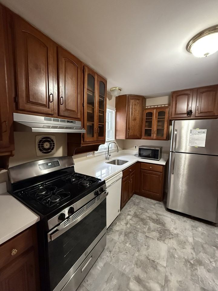 8610 35th Ave #1 - Photo 4 of 28