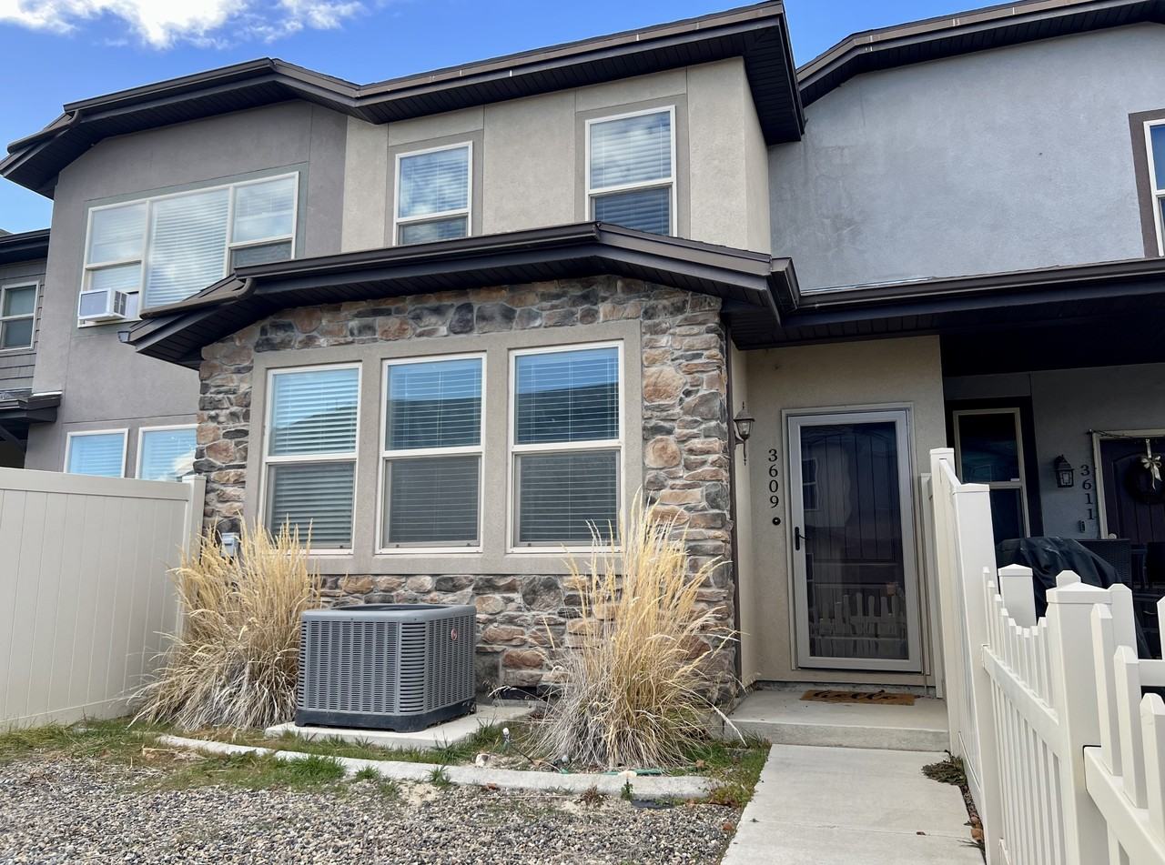 3609 Autumn Colors Dr #TH - Photo 2 of 26