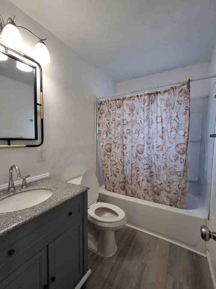 2514 Chase St #1 - Photo 6 of 10