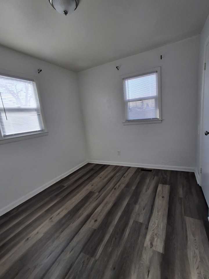 2514 Chase St #1 - Photo 7 of 10