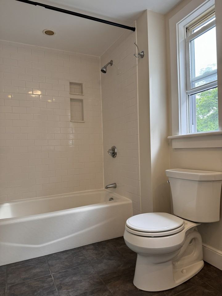 7 Forest Avenue Court #7 - Photo 5 of 14