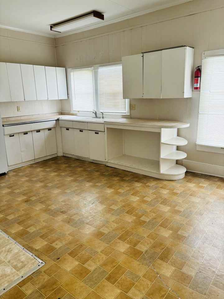 208 Surrey Street #1 - Photo 3 of 7