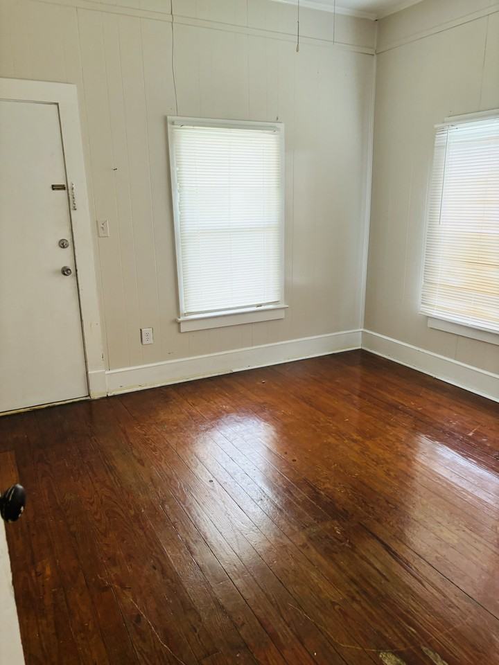 208 Surrey Street #1 - Photo 5 of 7