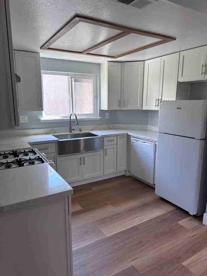 34 W 7th St #G - Photo 3 of 17