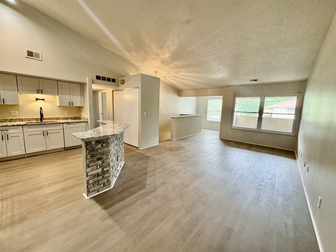 19536 Northridge Dr #1 - Photo 5 of 41