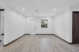 featured image of 3050 Wentworth St #1