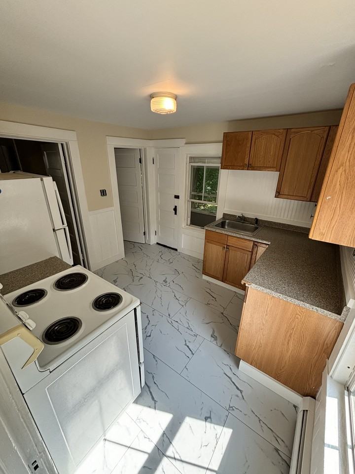 14 Graves Street #B - Photo 2 of 12