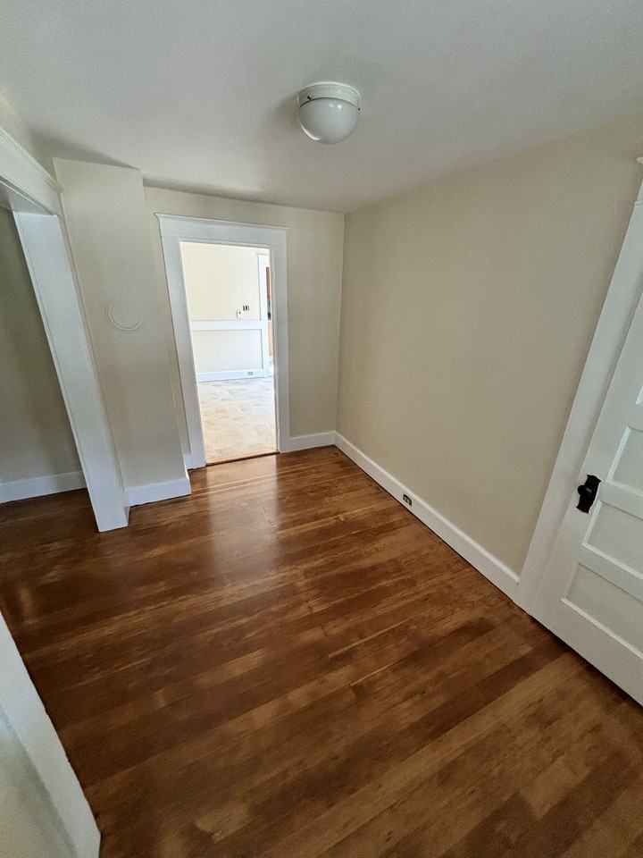 14 Graves Street #B - Photo 6 of 12