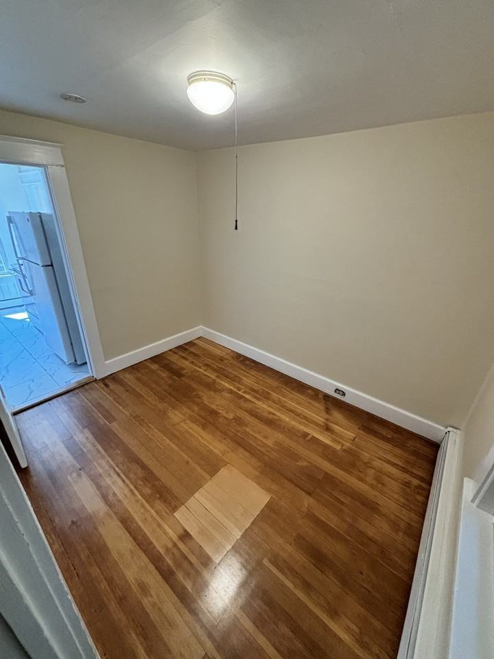 14 Graves Street #B - Photo 7 of 12