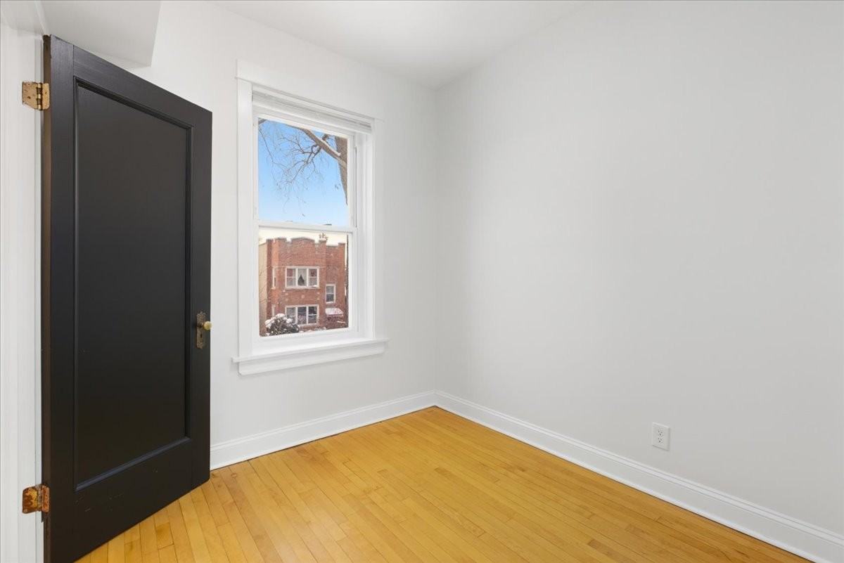 2241 N Avers Ave #2 - Photo 4 of 8