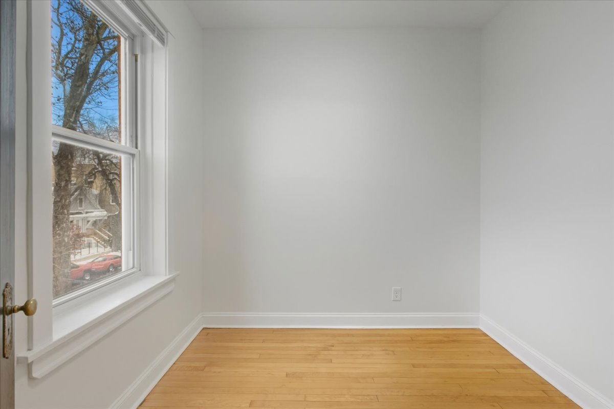 2241 N Avers Ave #2 - Photo 5 of 8