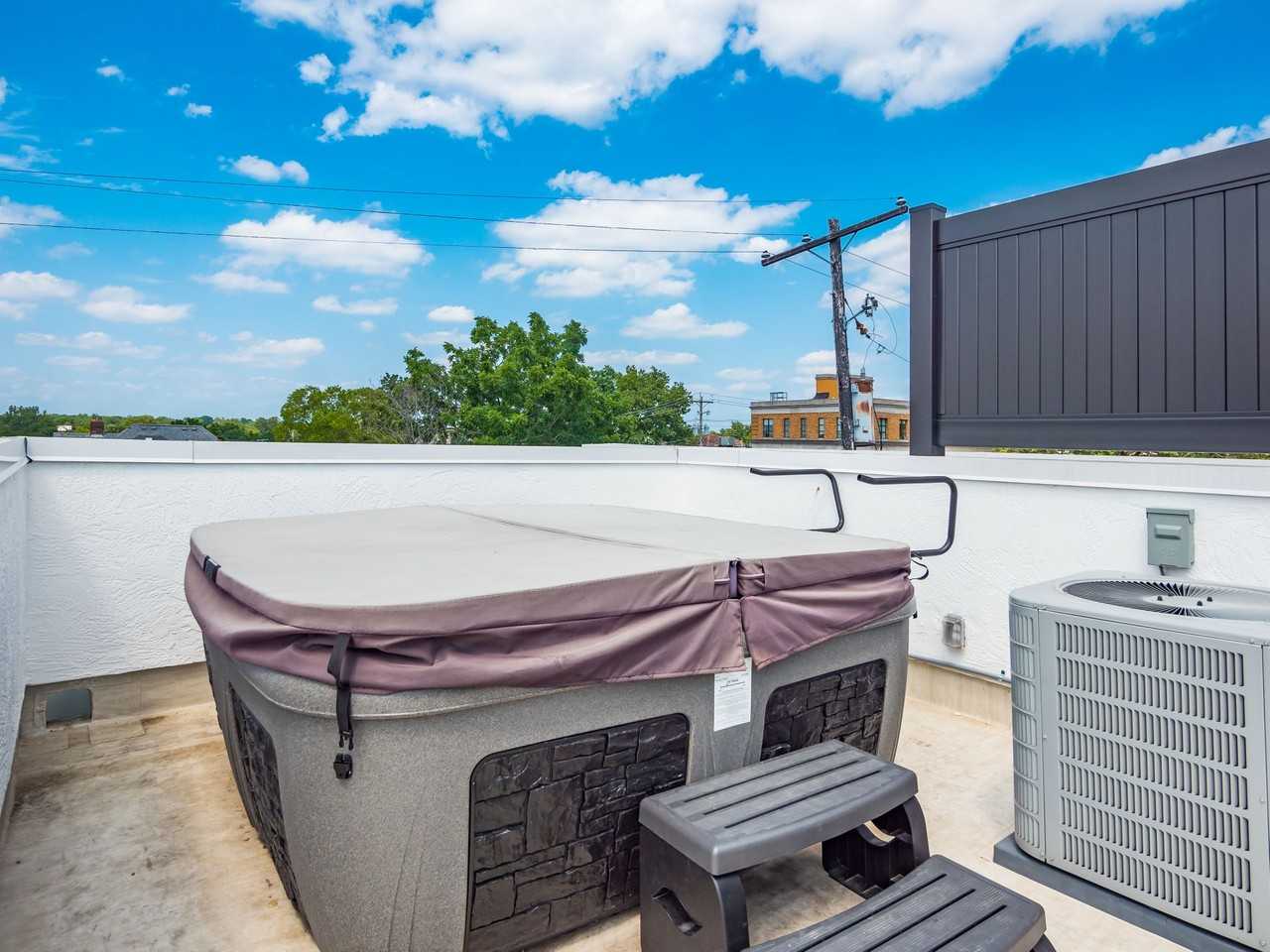 1438 Indianola Ave #1438 - Photo 4 of 27