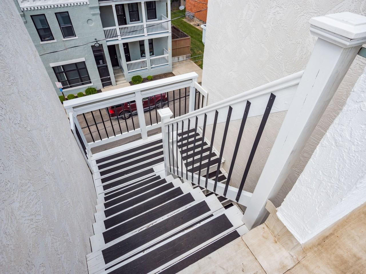 1438 Indianola Ave #1438 - Photo 5 of 27