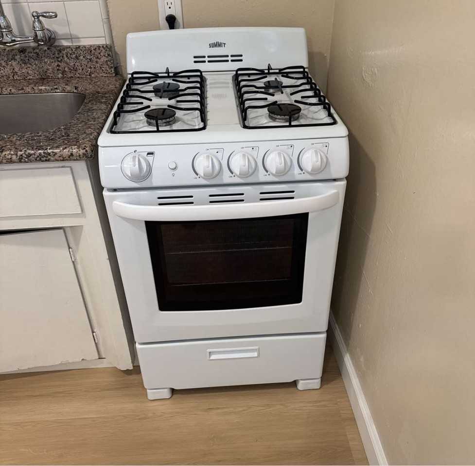 560 Lafayette St #4 - Photo 5 of 10