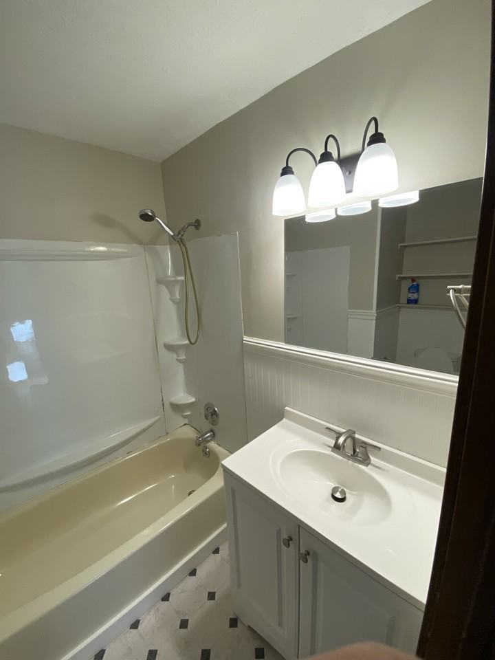 355 S Greensburg St #1 - Photo 5 of 12