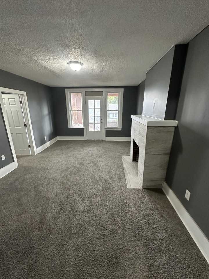 835 E Buchtel Ave Apt E7 #E7 - Photo 2 of 13