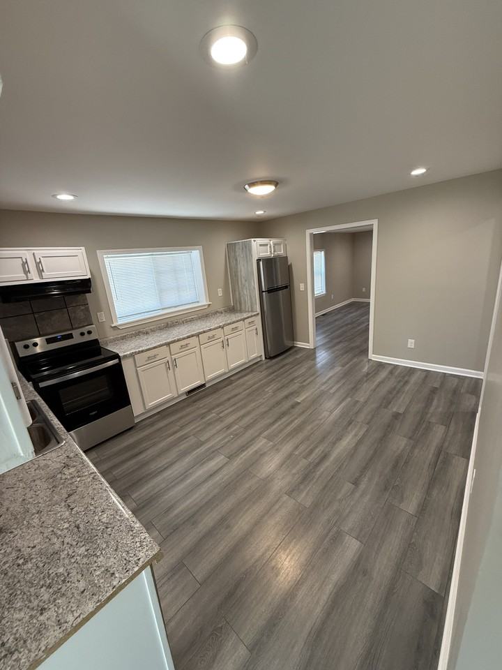 121 E Main St #1 - Photo 5 of 19