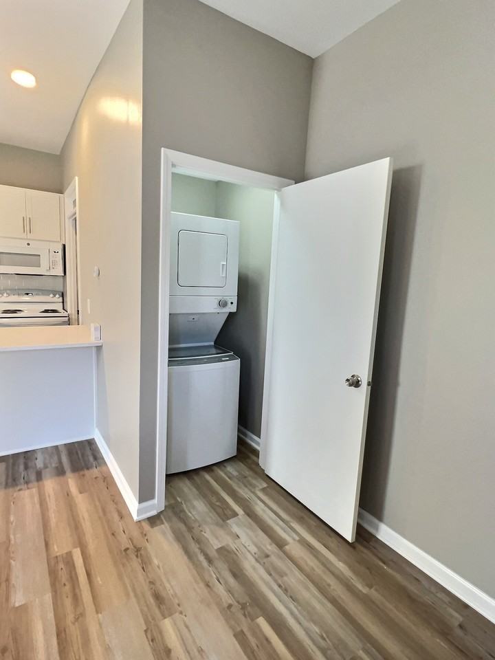 2501 N Bartlett Ave #C - Photo 4 of 10