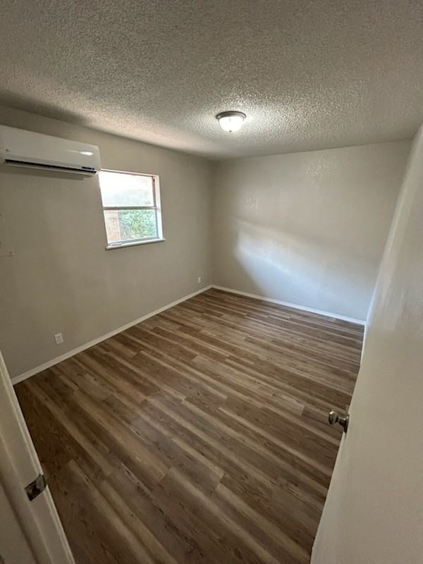 205 Randal St #4 - Photo 3 of 10