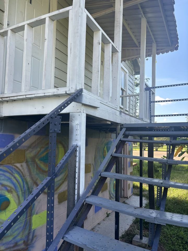 213 W Bertheaud Ave #B - Photo 6 of 8