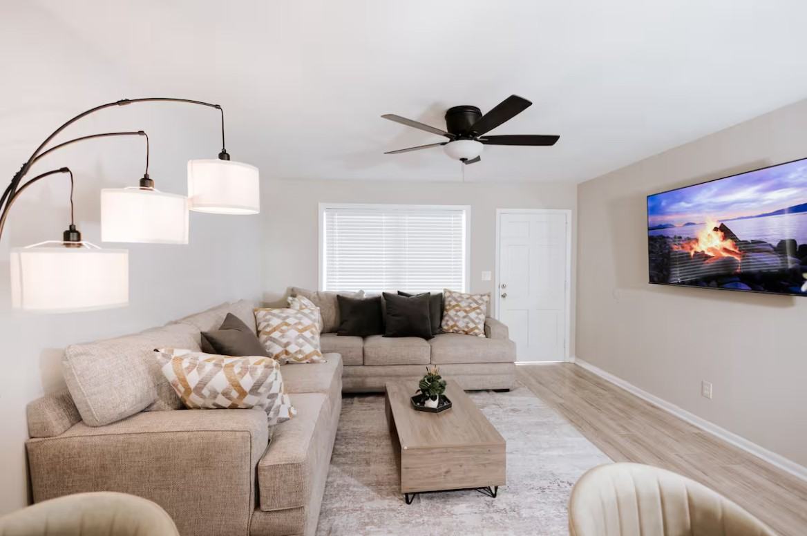 3047 Horse Shoe Drive #1 - Photo 5 of 6