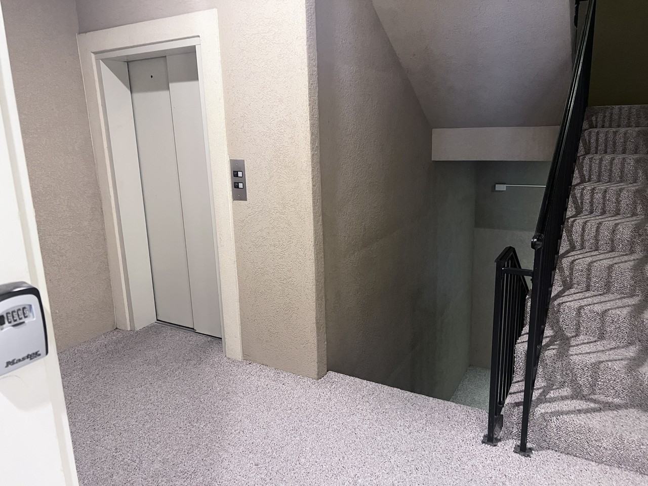 225 225 Lookout Pt F3 - 1 #1 - Photo 7 of 42