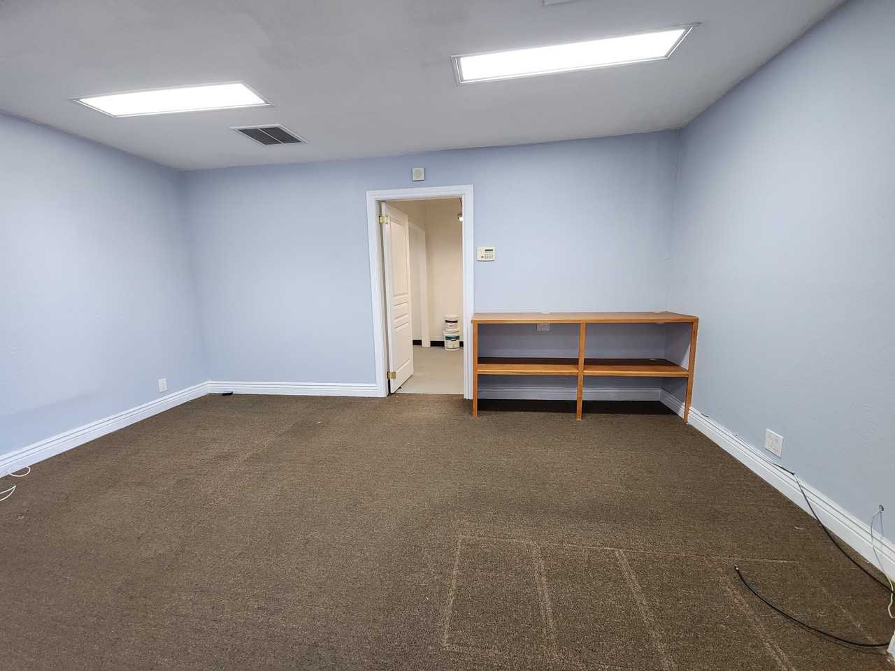 805 Walnut St #1 - Photo 5 of 11